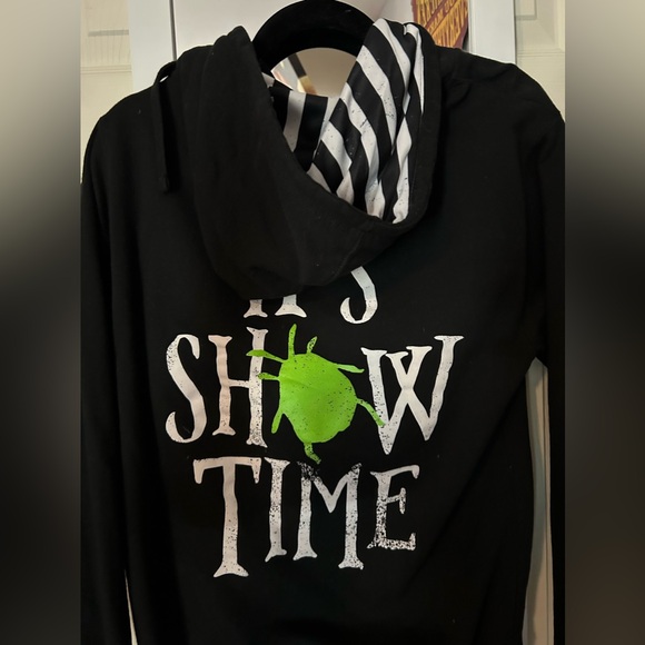 Excellent condition beetlejuice broadway zip up size small - Picture 4 of 4